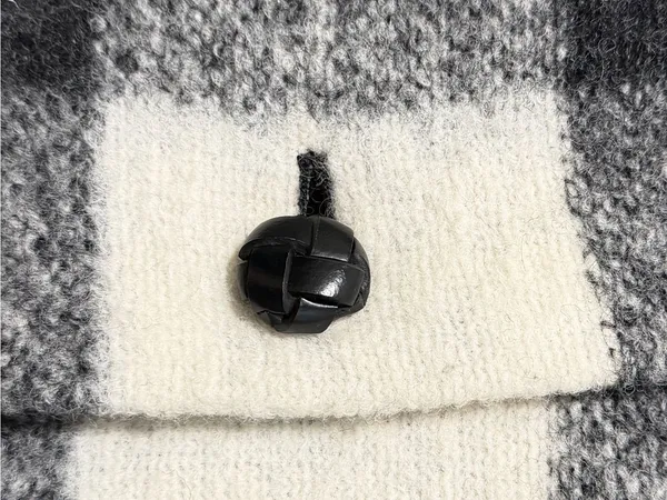 Aritzia Wilfred Free Off-Duty Jacket Size Medium Wool Black White Checkered - Image 7