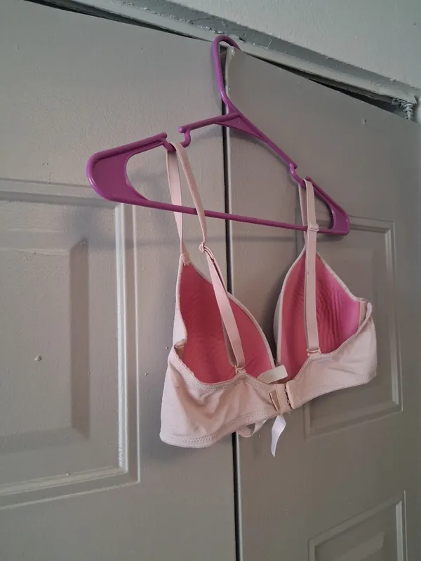 PINK Victoria's Secret wear everywhere t-shirt lightly bra in light pink size 34D - Image 6