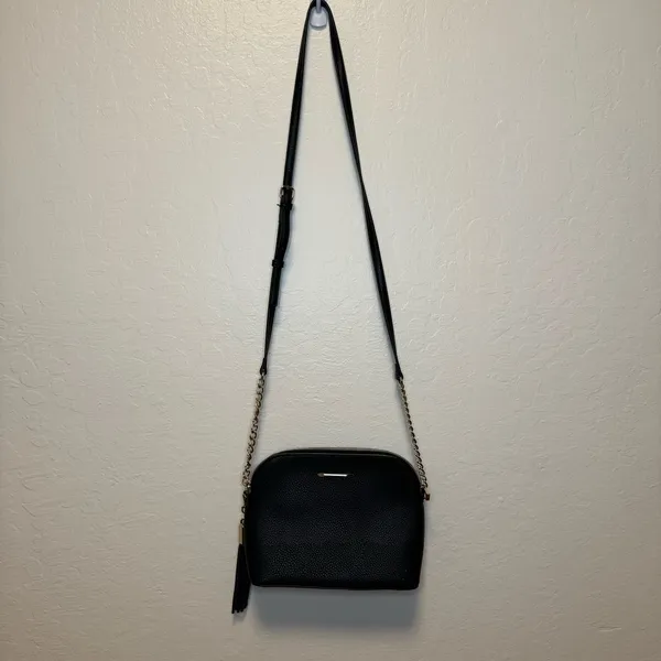 Black cross-body purse with gold detailing - Image 5