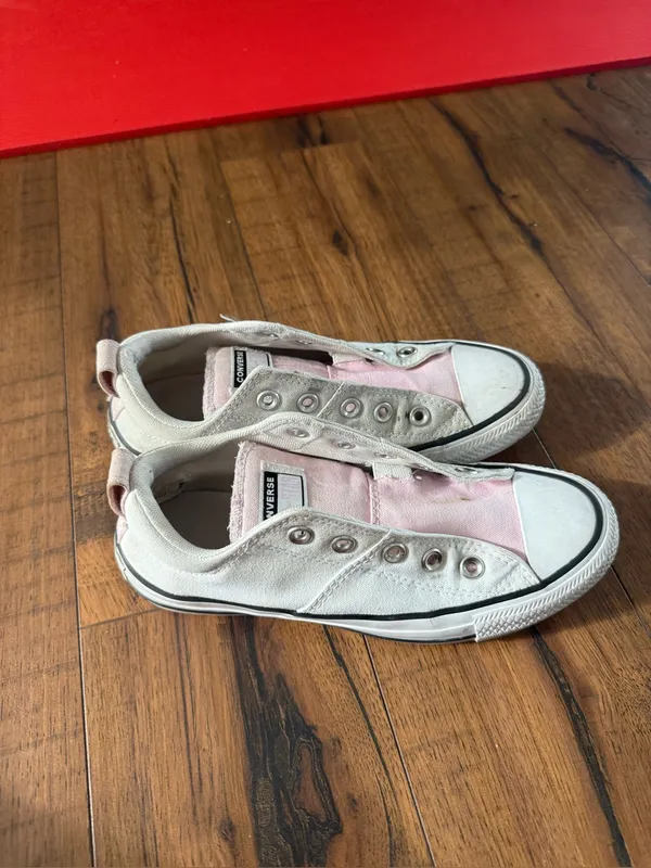 Tricolor Grey and Pink Low Rise Converse Women’s Size 6 - Image 2