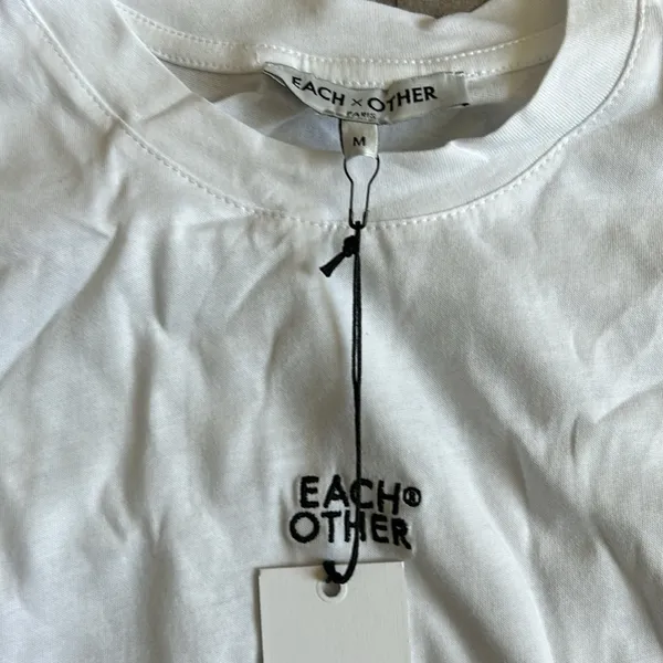 Each other white tshirt Size M - Image 2