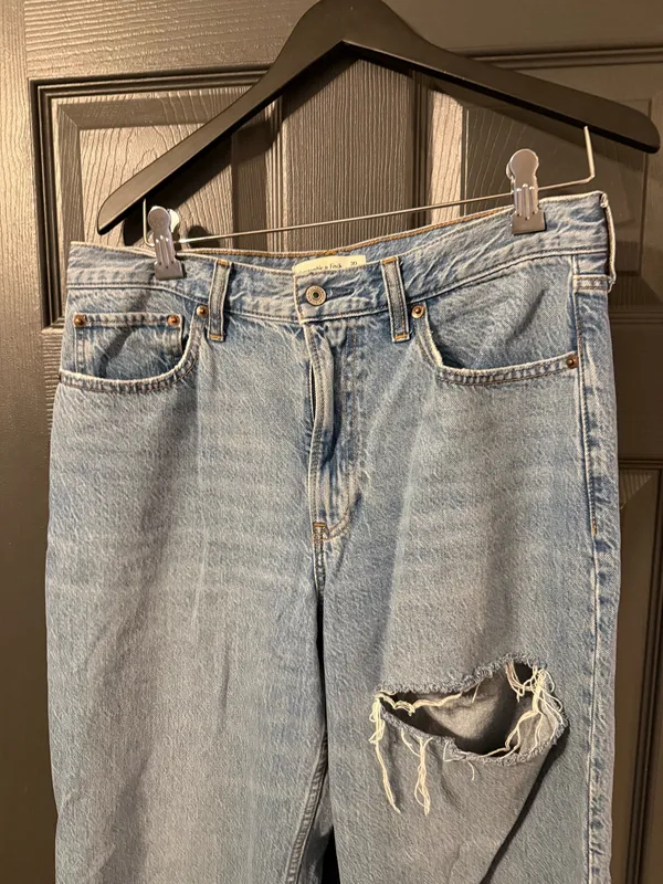 Abercrombie Loose High-Rise Jeans - Image 6