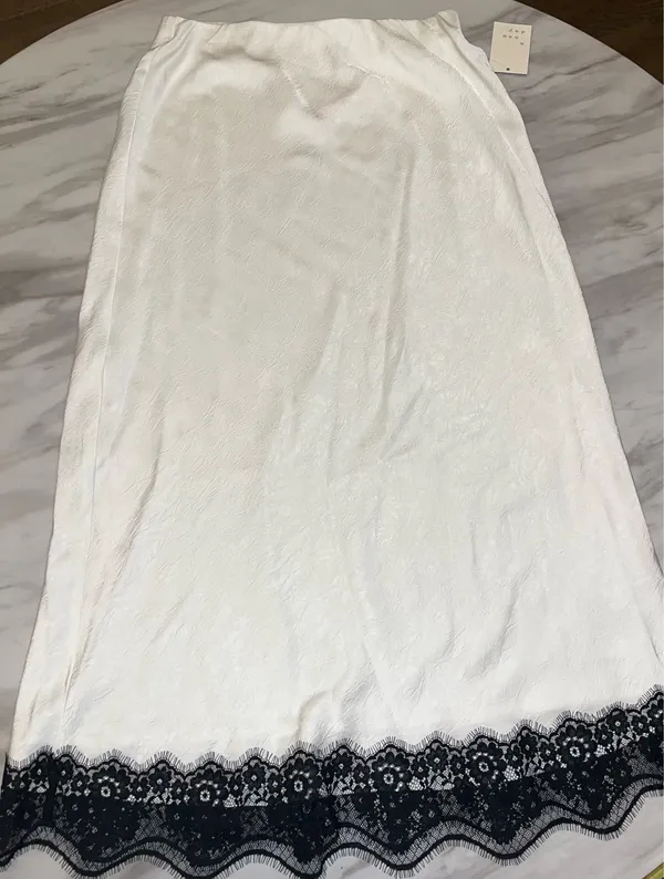 NWT A New Day Ivory Satin Lace Hem Slip Skirt Size Small Midi - Image 2