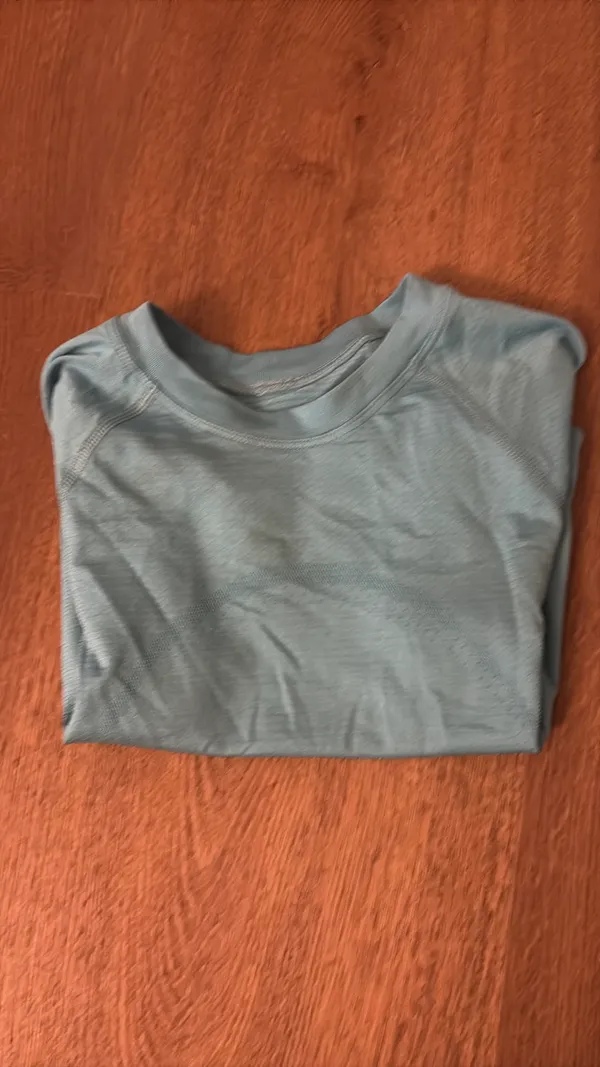 Lululemon Swiftly Tech Short Sleeve Cropped 2.0 - Image 3