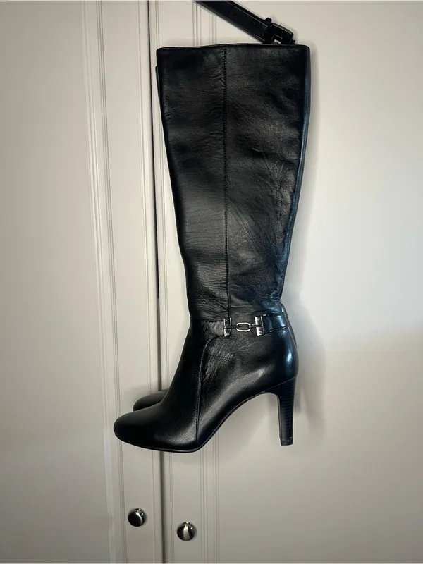 Bandolino Black Leather Knee High Heeled Boots - Image 15