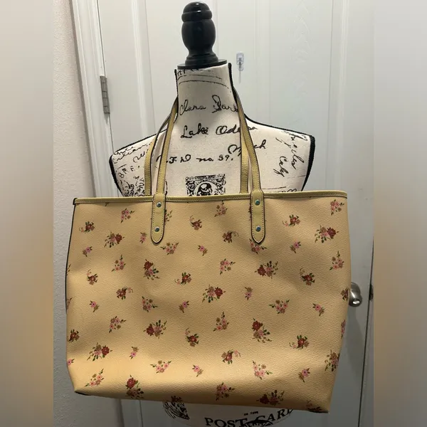 Coach x Disney Floral Tote Bag (NO WRISTLET) - Image 2