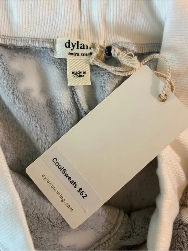 NWT dylan Gray Plush Bear & Heart Print Lounge PJ Shorts - Image 4