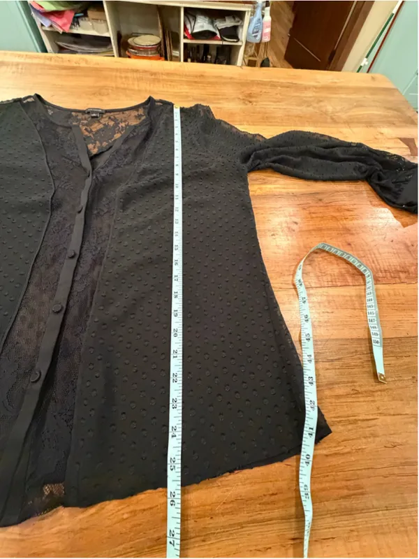 Ann Taylor Black Swiss Dot Lace Sheer Blouse Size Large V-Neck Button Front - Image 10