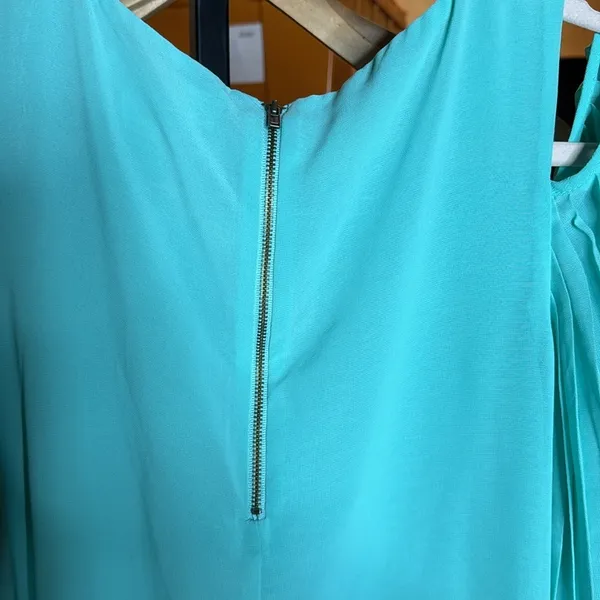 MM Couture by Miss Me Seafoam Green Cold Shoulder Pleated Sleeve Top Size Small - Image 7