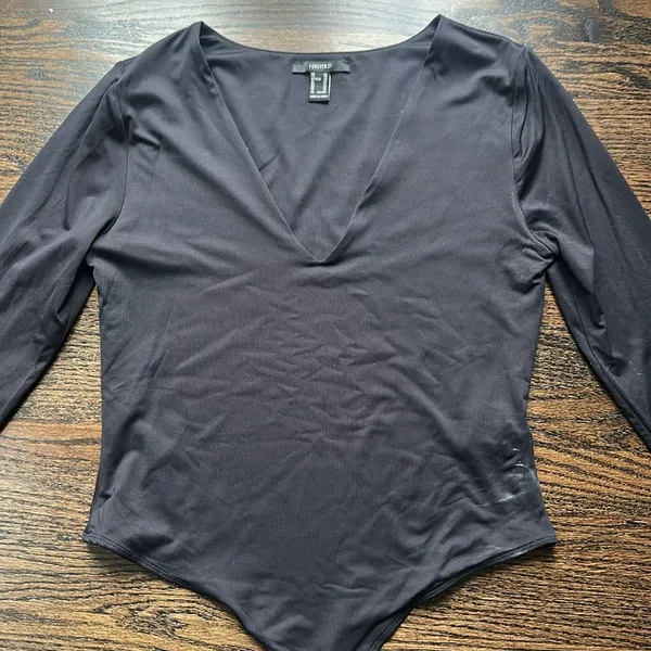 Forever21 V-neck black long sleeves body suit - Image 5