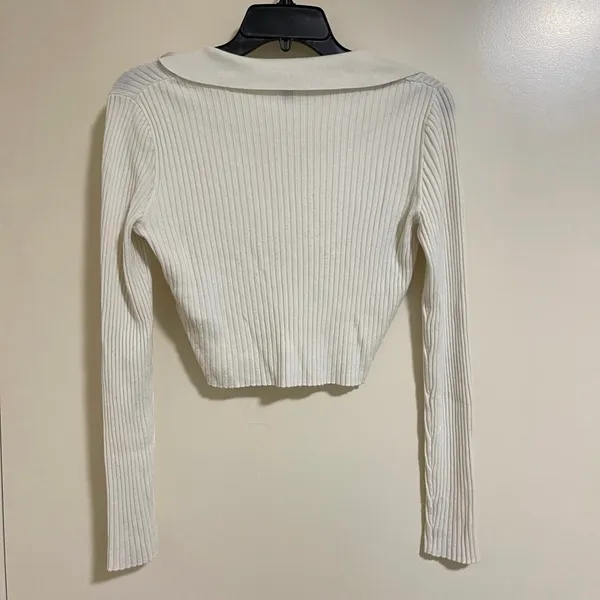 Divided by H&M Women’s White Knit Collared Long Sleeve Crop Top Size S (Used) - Image 2