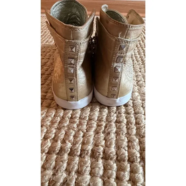 Upper Echelon “Nice” Women’s 8.5 Gold Leather Chain High Tops - Image 4