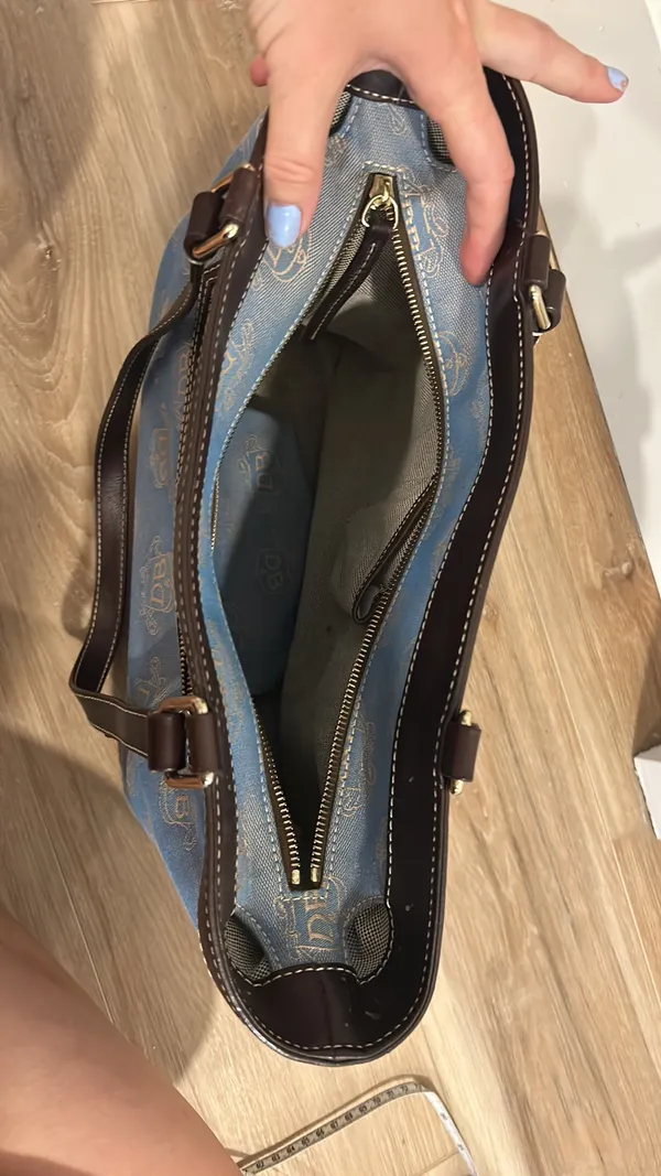 Dooney & Bourke Vintage Handbag - Image 5