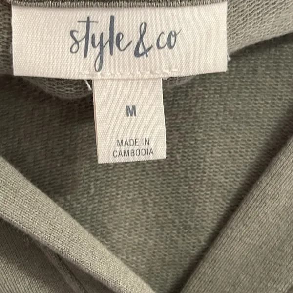 Style&Co Women's Pullover Hoodie size medium - Image 2