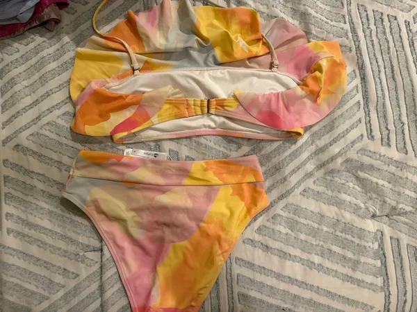 Cupshe Bikini Set - Image 2