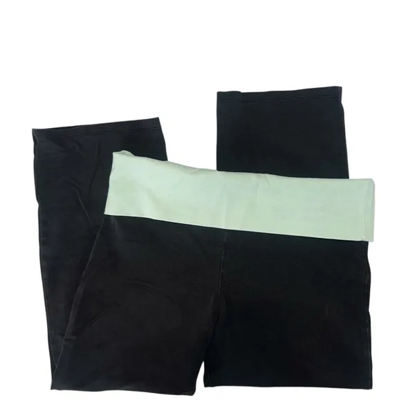 Y2K VS PINK Fold Over Cropped Leggings! - Image 2