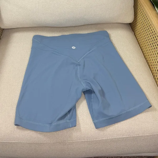 Lululemon Align Curve Seam High-Rise Short 6" Size 4 - Image 4