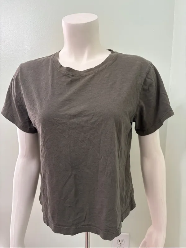 Athleta Organic Olive Green Daily Crop Short Sleeve Tee Medium - Image 2