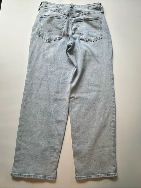 Old Navy OG Loose Style Light Wash Straight Leg Jeans Size 6 - Image 2