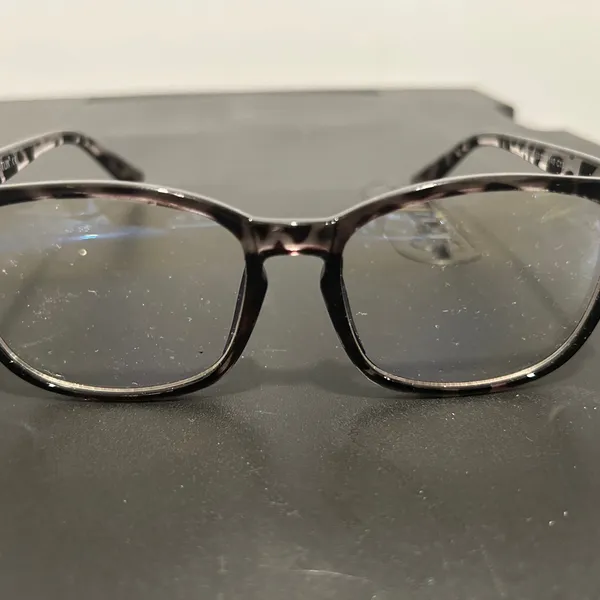 Stylish Tortoise Shell Glasses Brown - Image 3