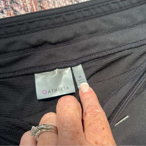 Athleta Black Metro Pull-On Active Skort Skirt Zipper Pockets - Image 4