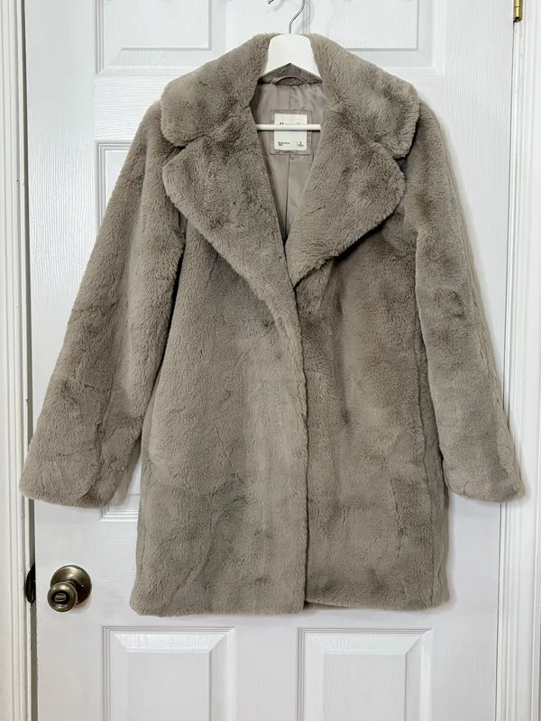 Abercrombie & Fitch Women’s S Gray Faux Fur Teddy Coat Quiet Luxury Cozy Winter - Image 2