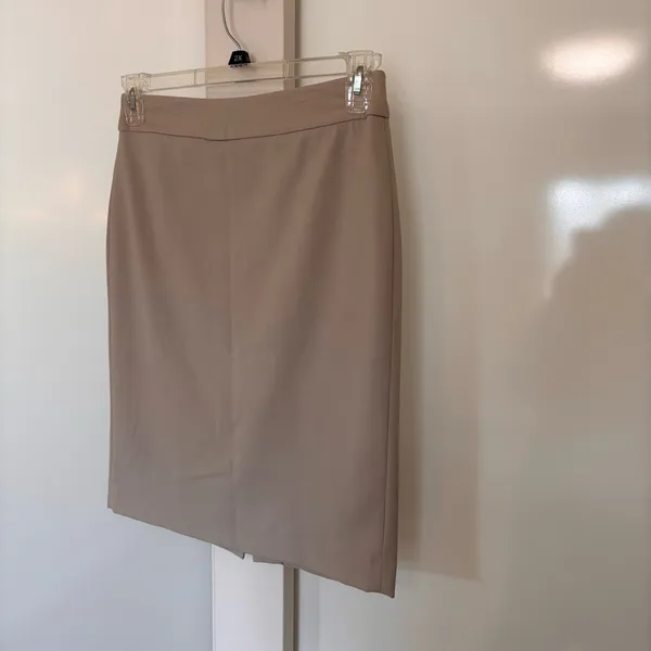 Calvin‎ Klein Invisible Fit Solutions Pencil Skit Size 2 Beige - Image 3