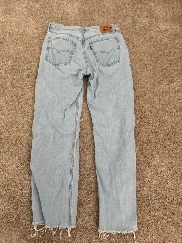 Levi’s Low Pro Straight Light Wash Ripped Jeans - Image 2