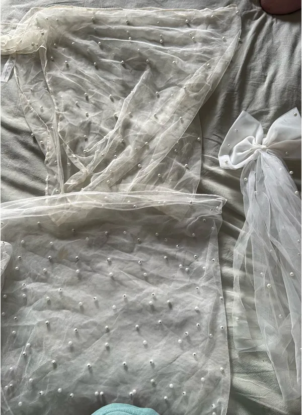 Bridal sarong and hair bow - Image 2