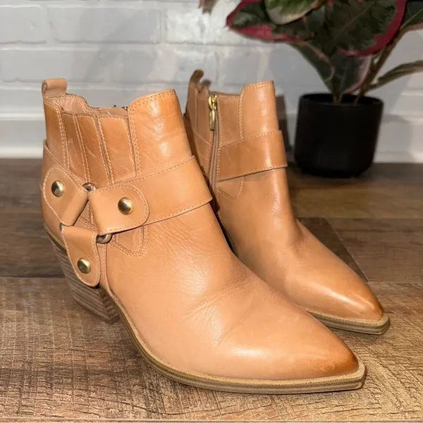 Vince Camuto Berindal Tan Leather Heeled Ankle Booties - Image 2