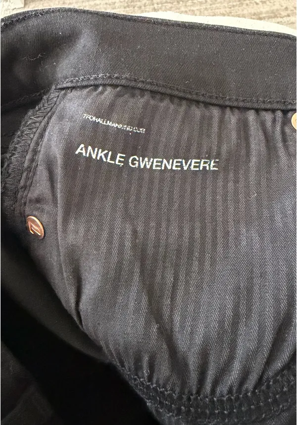 NWT 7 For All Mankind Ankle Gwenevere Distressed Skinny Jeans Black Size 29 - Image 3