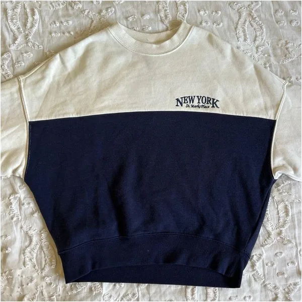 H&M Divided White and Blue Crewneck Sweatshirt - Image 2