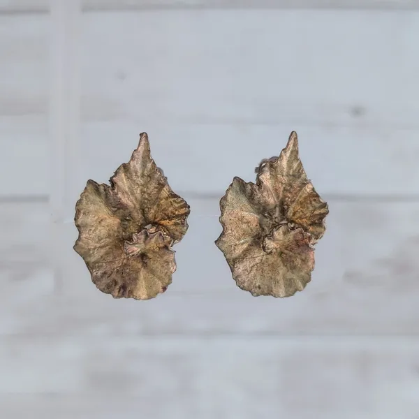 Vintage Clip On Earrings 1 & 1/8" Fall Tones Leaf Like - Tarnished? - Image 2