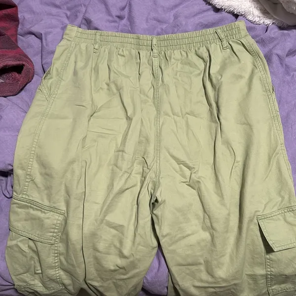 Green wide legged pants - Image 3