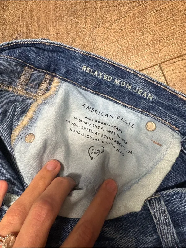 American Eagle Relaxed Mom Jean Cotton Blend Size 10 Regular - Image 4