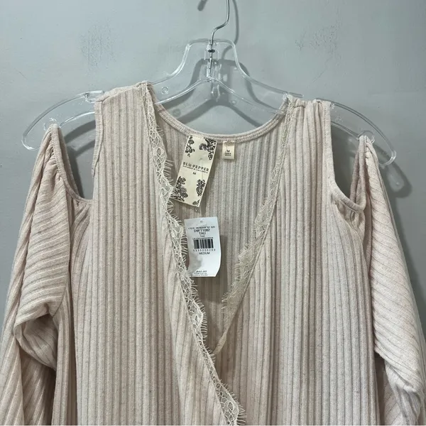 Blu Pepper Womens Medium Shirt Ribbed Knit Cold Shoulder Long‎ Sleeve Top NEW - Image 4