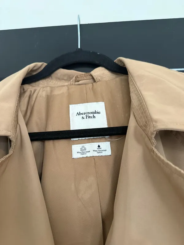 Abercrombie & Fitch camel classic trench coat - Image 9
