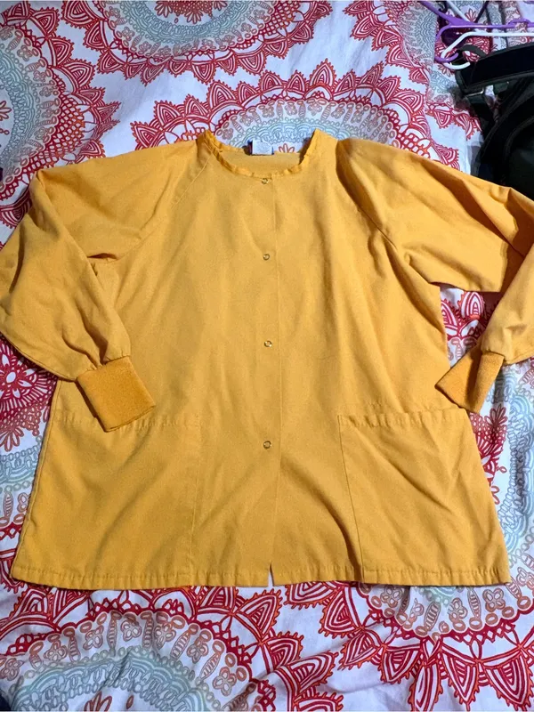 Gel scrubs Bright Mustard Yellow Button-Front scrub Jacket small - Image 5