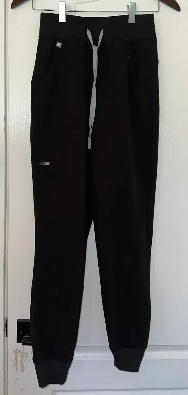 FIGS Jogger Scrub Pants - Image 3
