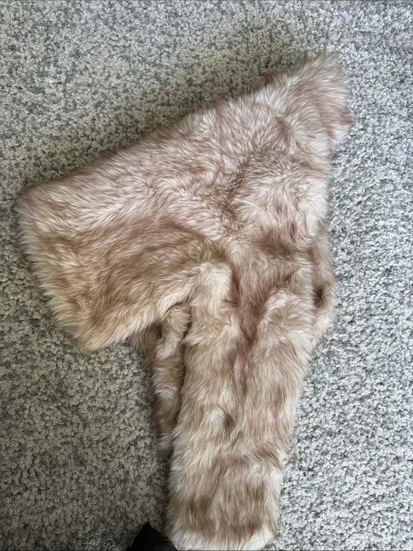 Girls Plush Faux Fur Teddy Jacket in Blush - Image 4