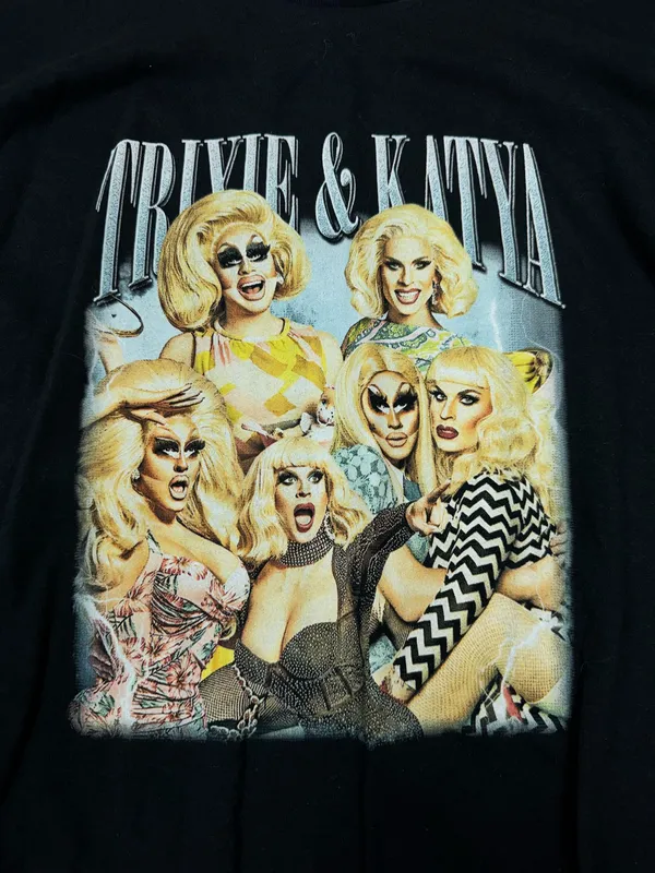 Gildan Trixie & Katya Long Sleeve Black Tee Size Medium - Image 2