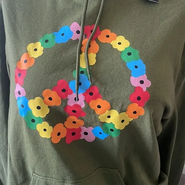 Pride PH by The PHLUID Project 'Be Kind' Hooded Pullover Sweatshirt Medium Green - Image 4