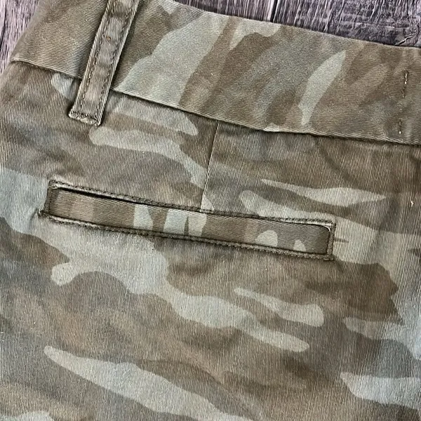 Caslon camouflage Camo cotton longer short w/ bottom hem zipper and clasp - 6 - Image 7