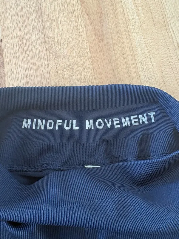 Alo Yoga Navy Seamless Ribbed Set - Image 7