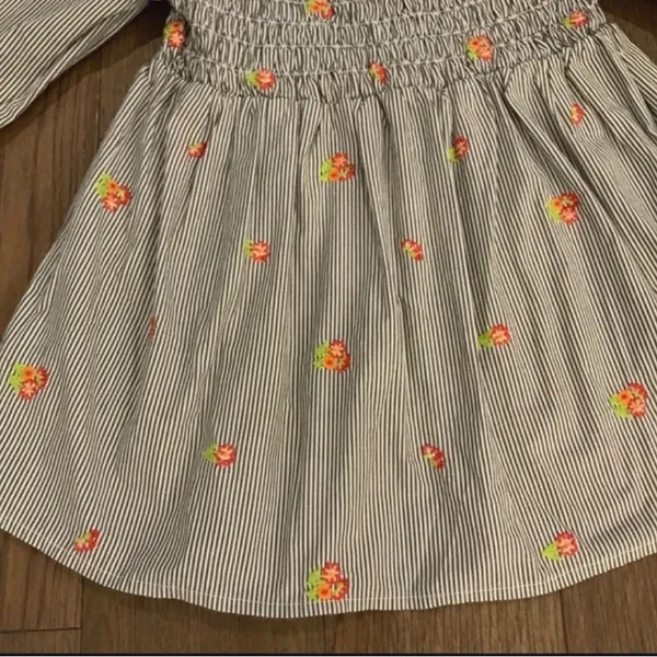 Floral smocked shirt size XL - Image 3