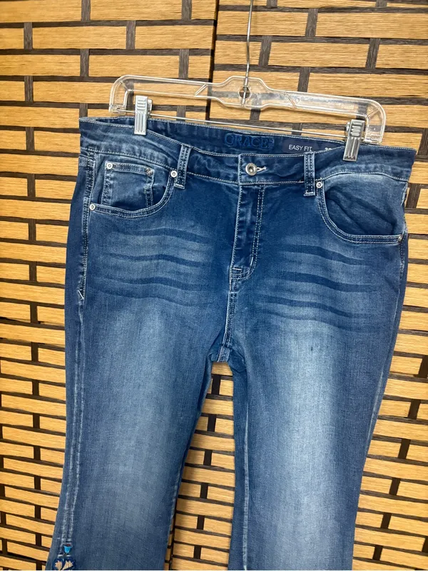 Grace easy fit bootcut embroidered jeans size 32 - Image 3