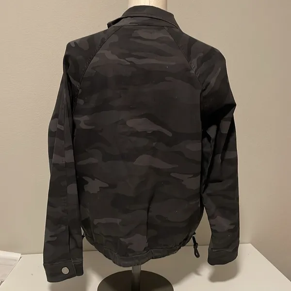 Democracy camo jacket sz S - Image 2
