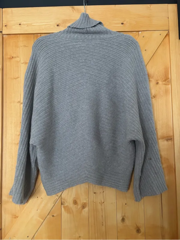 MOTH Anthropologie Grey Ribbed Chevron Cowl Neck Oversized Sweater Size M‎ - Image 7