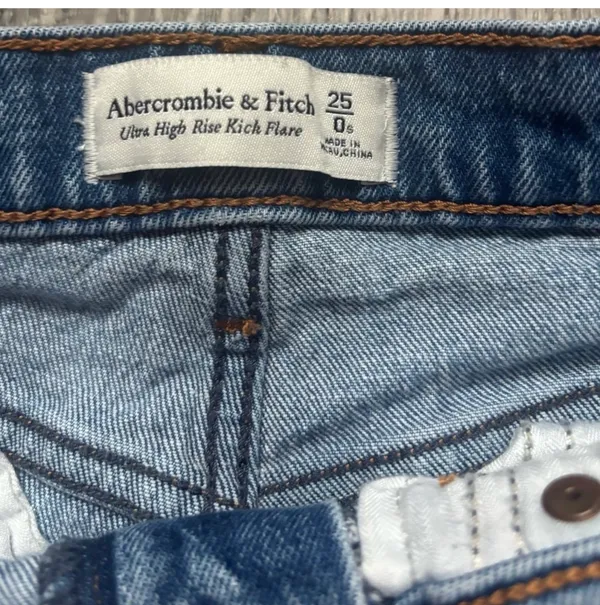 Jeans Abercrombie Ultra High-Rise - Image 3