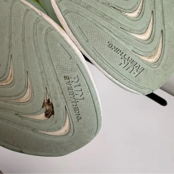 APL Women's Size 8.5 Streamline Max Cushion Running Sneakers in Peppermint - Image 10